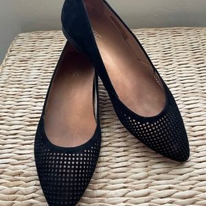 Vionic Posey Black Suede Flat